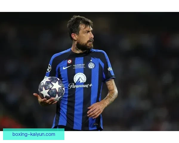 阿切尔比比赛稳定性持续提升，成为球队后防线的重要支柱